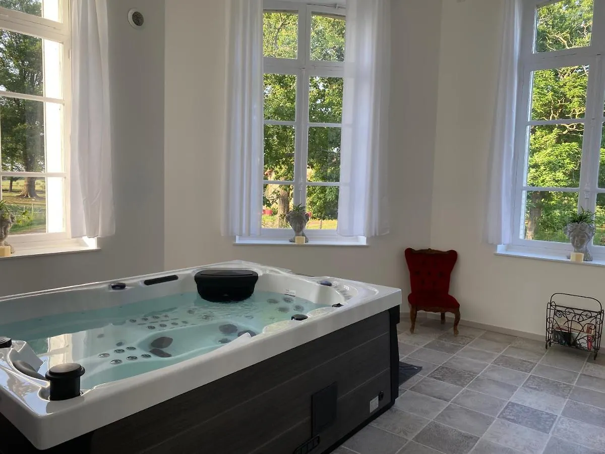 Gite De La Comtesse Chateau De La Bouchatte Chazemais 0*,  France