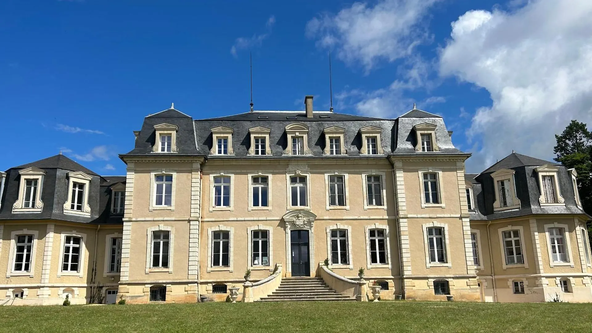 Guest house Gite De La Comtesse Chateau De La Bouchatte Chazemais